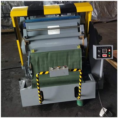 Semi Automatic Die Cutting Machine Flatbed Platform for Smooth and Precise Production